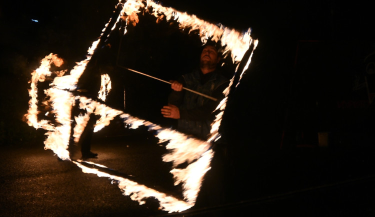 Před Čtyřlístkem opět září vánoční strom, klienti mají advent nabitý akcemi