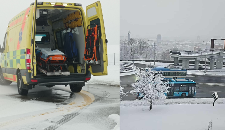 Moravskoslezští záchranáři řešili desítky úrazů na sněhu, hlavně u seniorů