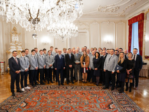 Student daroval prezidentovi motorku, model vyfrézoval ze slitiny hliníku