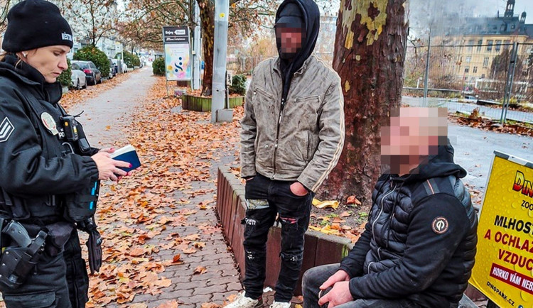 Čtyři roky žil Ukrajinec v Česku nelegálně. Prozradilo ho pití alkoholu na ulici