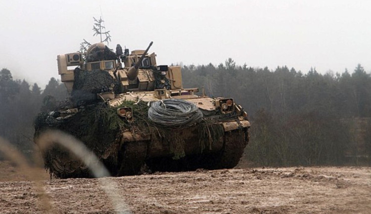 USA přesouvají obrněnce v Polsku v rámci cvičení a posílení odstrašení