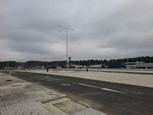 Největší dálniční parkoviště v ČR už je otevřené. Najdete ho na D5 u Rozvadova