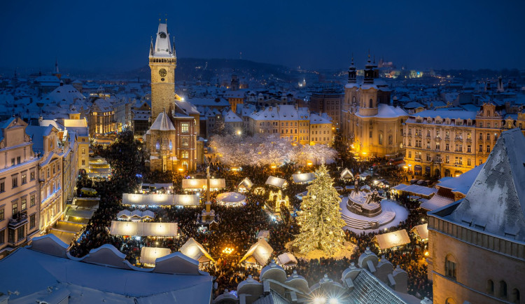 Budou letos bílé Vánoce? Jistotou jsou hory, v Praze je šance malá