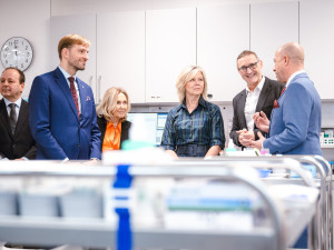 Dorazil i budoucí ministr zdravotnictví Adam Vojtěch