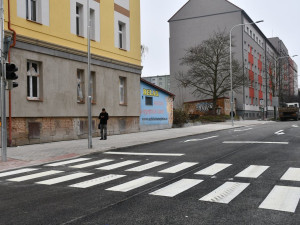 Na Husovo náměstí se opět vrátí doprava, opravy za 40 milionů mají zvýšit bezpečnost