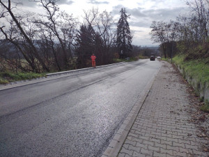 Na cestu do Hradiště se vrátil provoz, práce byly náročné kvůli prudkému svahu