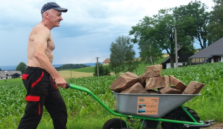 Kvido Štěpánek, Táta Motúčka.