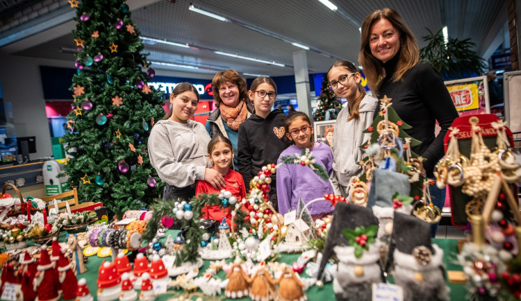 Dětí z dětských domovů dál otvírají své obchůdky