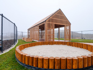 Dětem bude sloužit nová školka se střešní a venkovní zahradou za 76 milionů