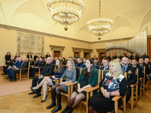 FOTO: Hrdinové, kteří žijí mezi námi. Na plzeňské radnici bylo oceněno 22 statečných