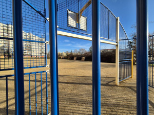 Sídlištní vnitroblok prošel revitalizací za 5,3 milionu, nabízí bezpečnější cesty