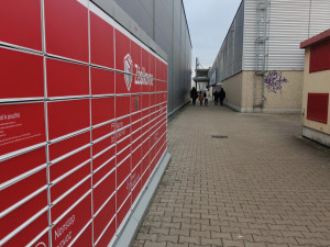 Některé výdejní boxy jsou trochu zastrčené.