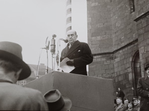 Jan Masaryk při svém projevu v Plzni