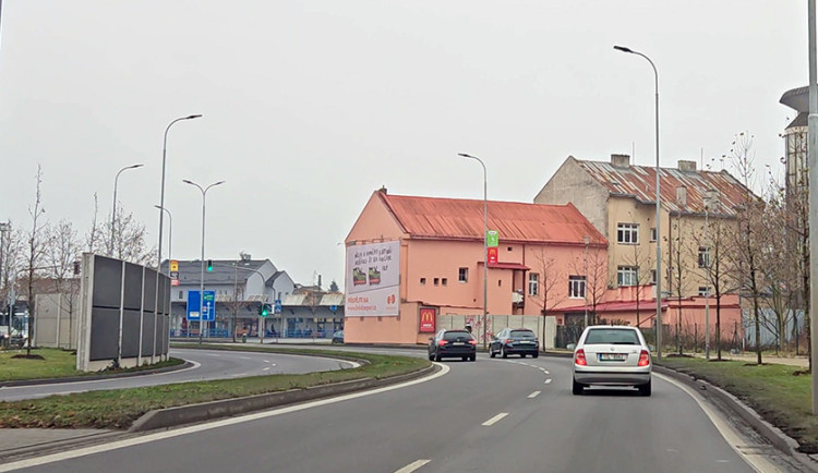 D1 Přerovu ulevila od kamionů. Nápor se přelil jinam, řidiči míjejí hlavní trasu