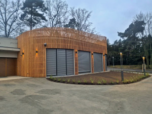 U Košuteckého jezírka stojí nový dům pro dětskou skupinu za 38,5 milionů