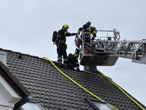 Práci měli i hasiči v Domažlicích.