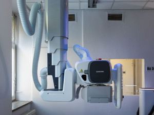 Nemocnice má nový rentgen. Zkrátí čas vyšetření a sníží radiační zátěž pro pacienty