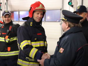 Symbolický požár na rozloučenou. Úspěšný velitel tachovských hasičů odešel do civilu