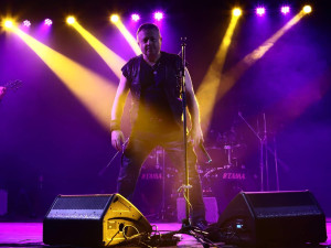 Těžká rána pro rockovou scénu, oblíbený zpěvák náhle zemřel po odehraném koncertu