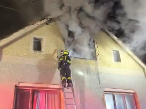 Požár domu ve Starém Plzenci