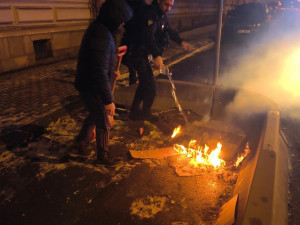 I přes zákaz to v ulicích bouchalo jako u Bachmutu. Strážníci řešili 169 událostí