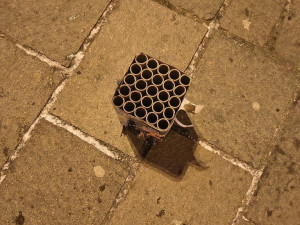 I přes zákaz to v ulicích bouchalo jako u Bachmutu. Strážníci řešili 169 událostí