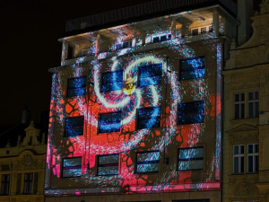 ANKETA: Novoroční videomapping sklízí obrovskou kritiku. Radši nic než tohle, vzkazují lidé