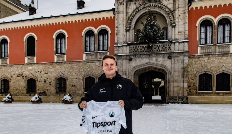 Další posila pro Slovan Liberec. Z Pardubic přichází záložník Vojtěch Sychra