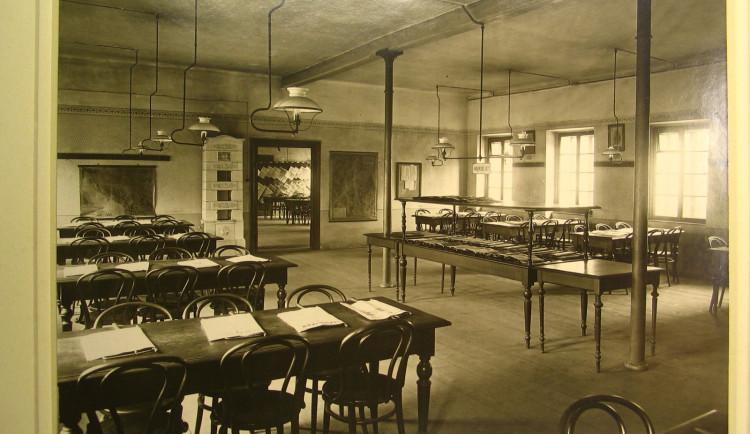 Městská knihovna slaví 150 let, od knížek v jedné skříni ušla obrovský kus cesty