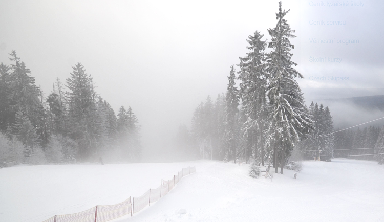 Na šumavském Špičáku jsou před víkendem ideální podmínky pro lyžování