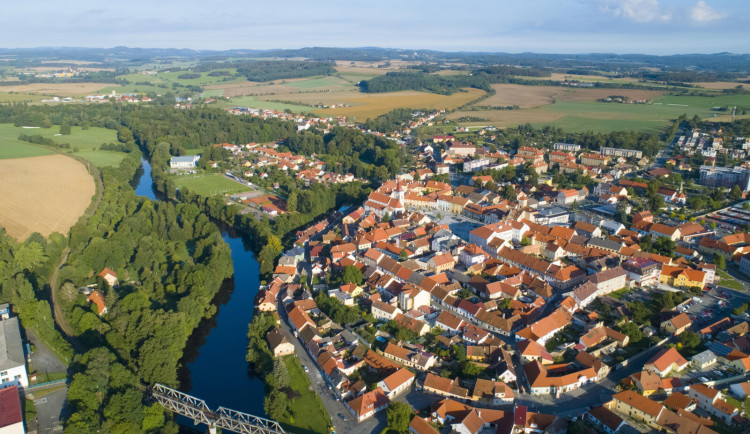 Horažďovice a Kašperské Hory se utkají o titul Historické město roku v krajském kole.
