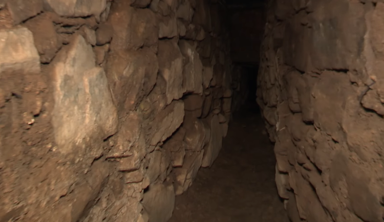 Archeologové odhalují tajemství tajné chodby pod klášterem, přístupní ji i veřejnosti