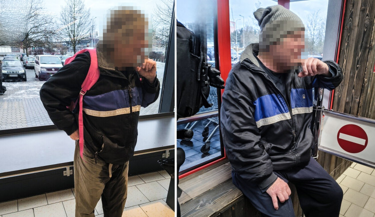 Rebel opět řádil v obchodech. Dvakrát vykonal malou potřebu bez sundání kalhot