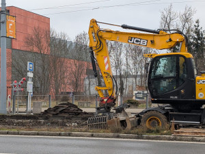 Rekonstrukce tramvajové trati ve Skvrňanské ulici pokračuje. Přinese omezení dopravy