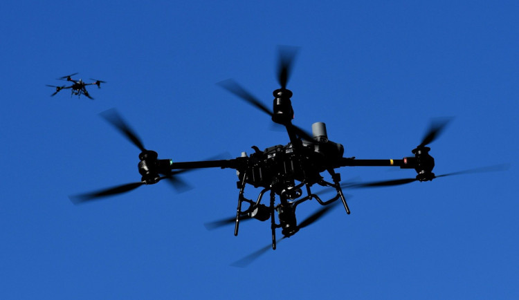Hasiči v Hlučíně dostali nový dron. Přepraví zásoby i tam, kam se auta nedostanou