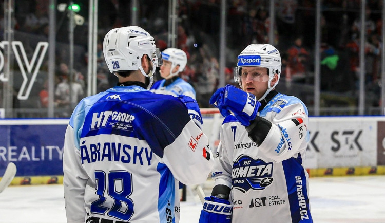 Pardubice deklasovaly doma Brno 7:1, hokejovou extraligu vedou už o deset bodů