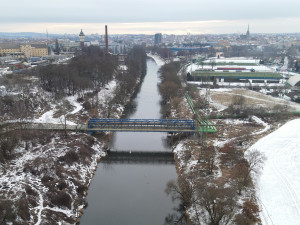 Ledové kry na řece Berounce komplikovaly letos tradiční sčítání vodních ptáků