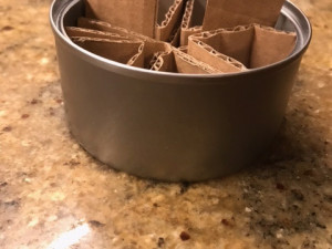 Takto vypadá speciální svíčka, která nejen svítí, ale dokáže i vyhřát celou místnost