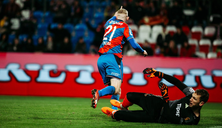 Fotbalisté Plzně v dlouhém oslabení remizovali v Evropské lize s Portem 1:1