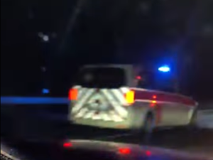 Šlo o minuty. Policie eskortovala po D5 německou sanitku jedoucí pro srdce do Prahy