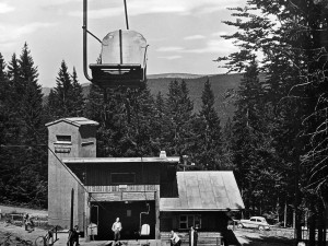 První lanovka na šumavském Javoru používala sedačky ze stíhaček Messerschmitt