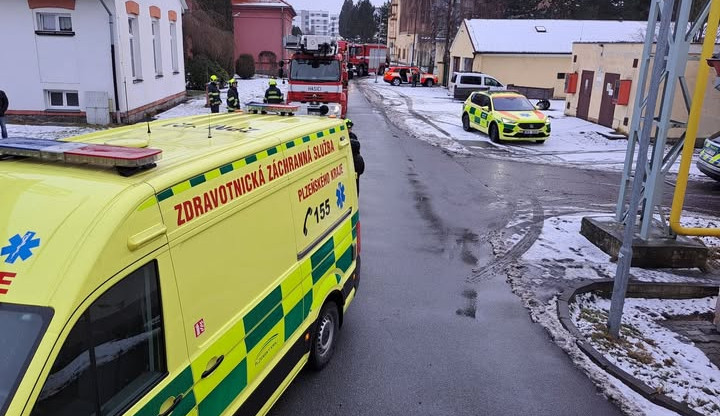 Další pacient vylezl na stožár v areálu psychiatrické nemocnice. Při sestupu se vážně zranil