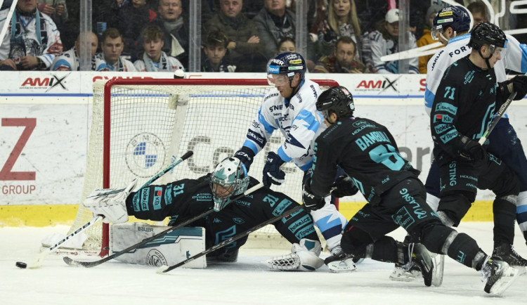 Tygři ve Varech přišli o dvougólový náskok, po nájezdech prohráli 2:3