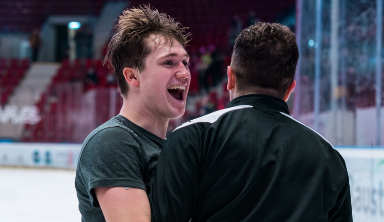 Hokejový obránce Kočí podepsal smlouvu s Karlovými Vary do roku 2030