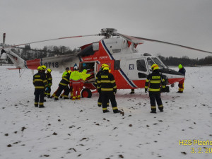 U nehody v Horšovském Týně zasahoval i vrtulník letecké záchranné služby