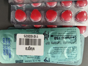 Celníci zabavily nelegální viagru a další stovky kusů neregistrovaných léčiv