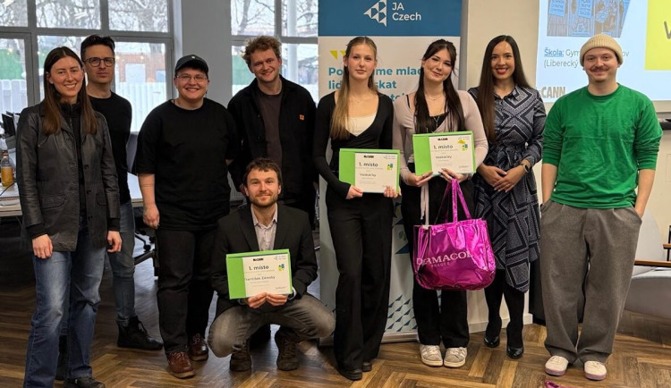 Vyrábí ubrousky z včelího vosku. Studenti z Turnova teď mají nejlepší logo v Česku