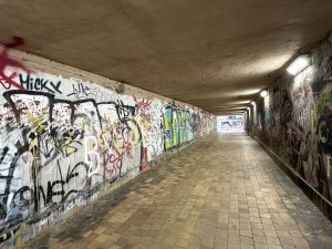 Strašidelný podchod zmizí. Rušnou Rokycanskou překlene lávka dlouhá 116 metrů