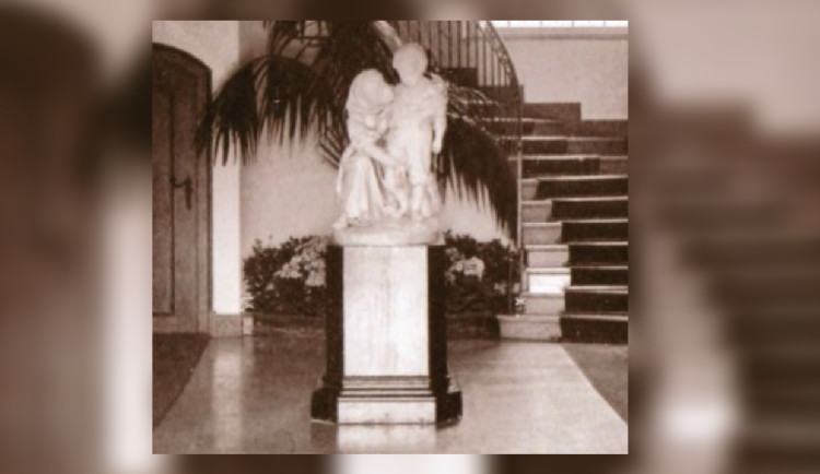 Z vily v Brně zmizela cenná socha. Rodina Löw-Beer nabízí nálezci milion korun