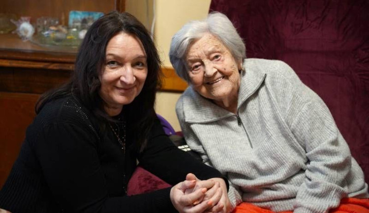 Do svých sta let pekla a vařila. Paní Henclová oslavila 106. narozeniny